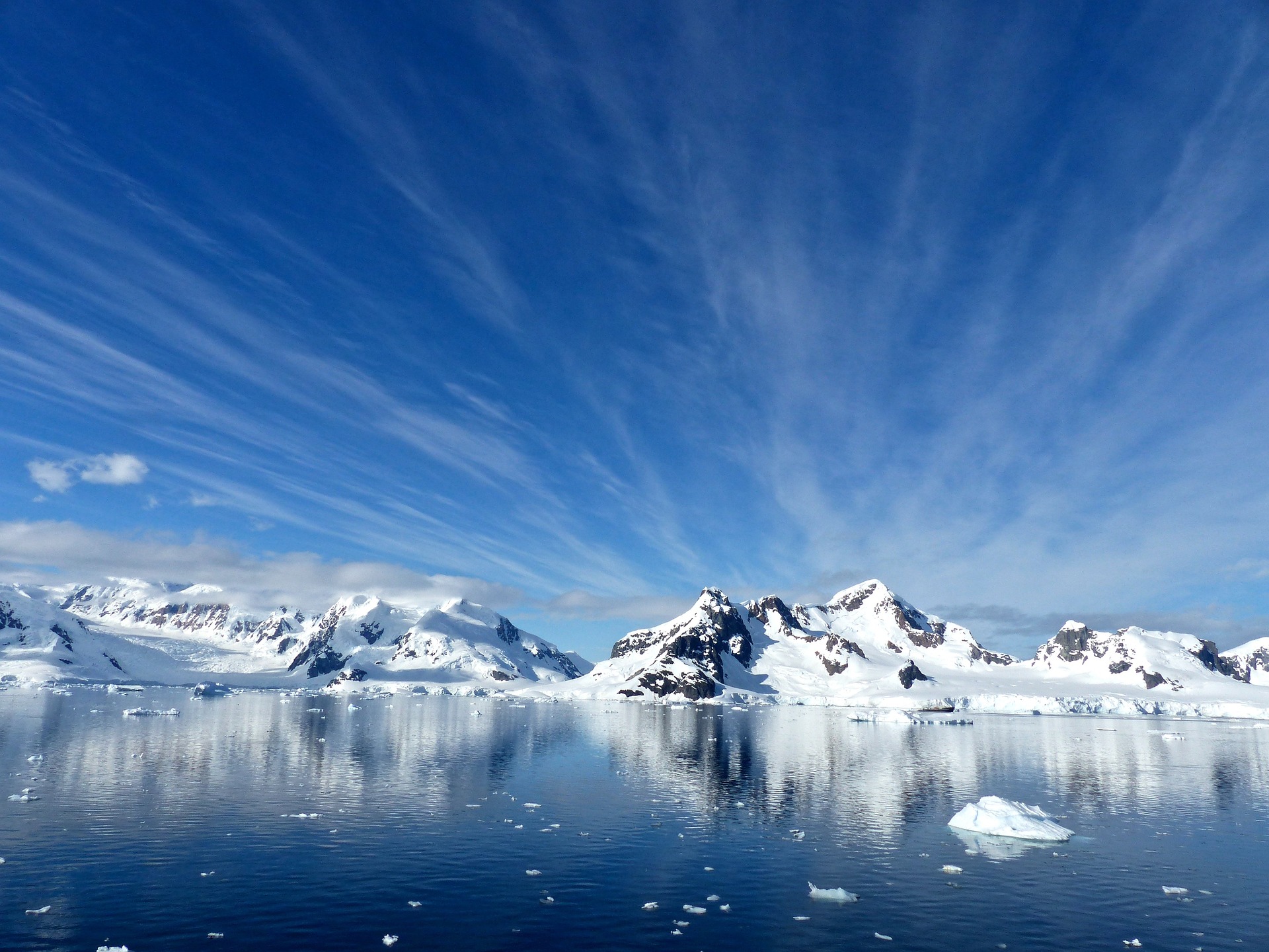 antarctica-1987579_1920.jpg